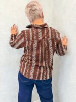 Chemise grande taille à imprimé ethnique marron & beige – Image 3