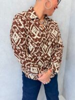 Chemise grande taille imprimé ethnique marron & beige – Image 2