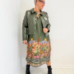 Veste effet vinyle fleur appliquée – Grande Taille