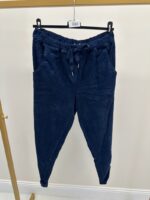Pantalon en velours côtelé coupe détente avec lien à la taille – Image 7