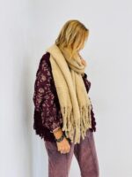 Écharpe Longue à Franges perlées – Image 2