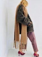 Écharpe Longue à Franges perlées – Image 7