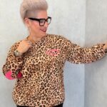 Sweat imprimé léopard détail rose – esprit wild & féminin