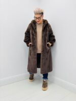 Manteau Long à Capuche en fausse fourrure – Image 9