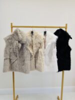 Gilet Reversible Sans Manches en fausse fourrure – modèle par FREDA – Image 2