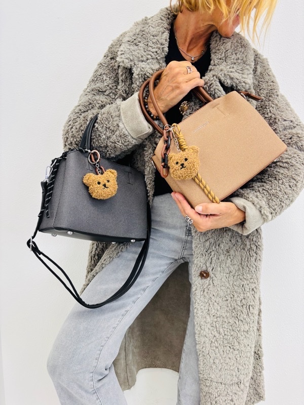 08092025-094 Sac Structuré avec porte-clés ourson – Image 1