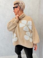 Pull noir motifs fleurs en relief – Image 3