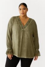 Tunique fluide grande taille à dentelle