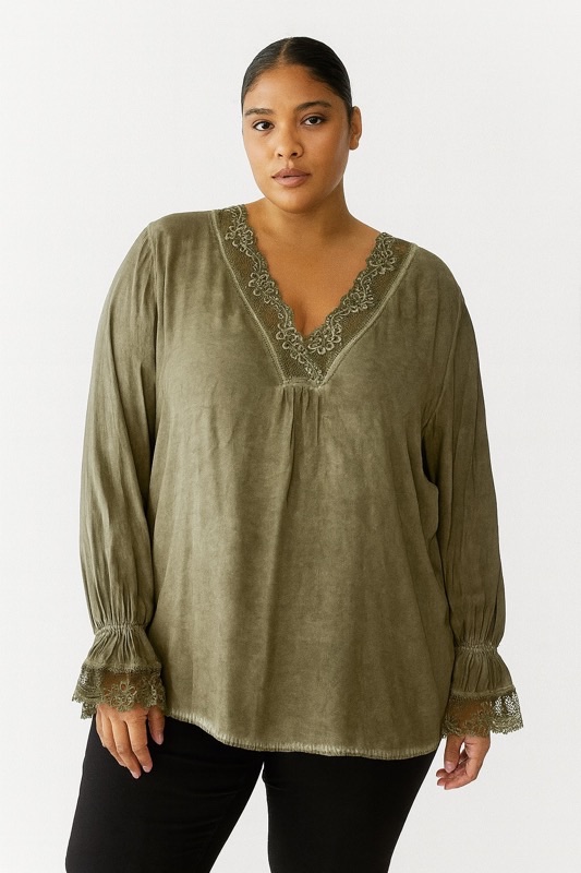 09092025-002 Tunique fluide grande taille à dentelle – Image 1