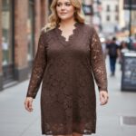 Robe droite en dentelle chocolat – Élégance intemporelle grande taille
