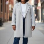 Manteau droit gris clair à poches plaquées – Collection Grande Taille