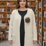 veste long écru en maille bouclette – Élégance douce et confort absolu