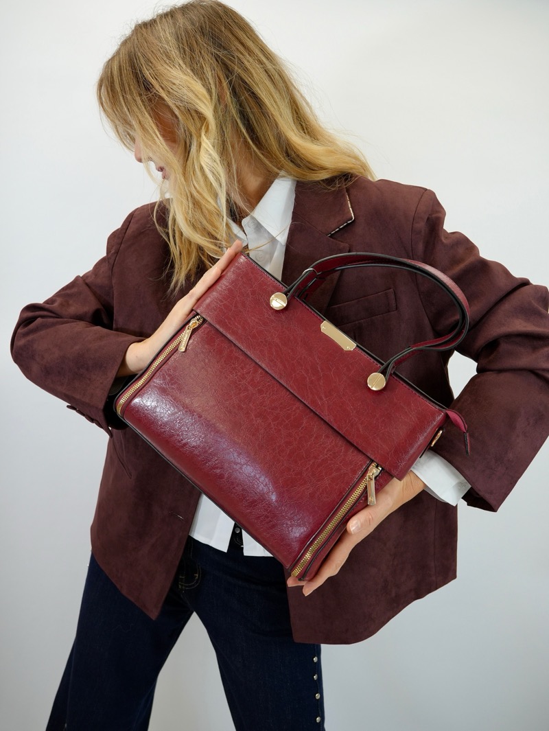 13112025-001 Sac Rigide Chic – Détail zip et finitions dorées – Image 1