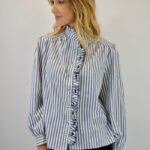 Chemise Rayée à Volants – Élégance Moderne & Détails Couture
