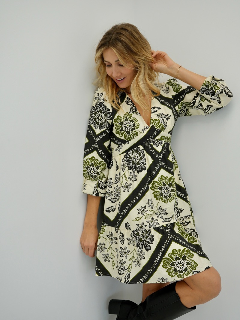 13112025-002 Robe Imprimée Croisée – Image 1