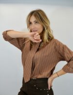 Chemise Rayée avec Cravate Intégrée – Élégance Mode & Esprit Couture – Image 2