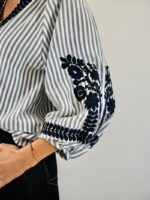 Blouse Rayée Brodée – Élégance Artisanale & Style Bohème Chic – Image 3