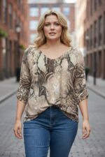 Top imprimé étoilé & animalier – Beige élégant, coupe fluide grande taille