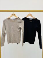 Pull Fin Boutons Épaule – Maille Côtelée & 45% Viscose – Image 2