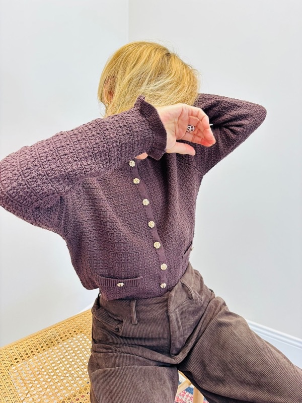 17092025-002 Gilet Texturé avec boutons dorés – Image 1