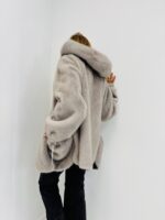 Veste à Capuche en Fausse fourrure – Image 4