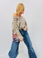 Blouse à Carreaux & Manches Brodées – 100% Coton – Image 3