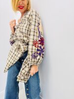 Blouse à Carreaux & Manches Brodées – 100% Coton – Image 5