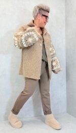 Veste à capuche effet laine bouillie et manches fleuries – Grande Taille – Image 4