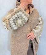 Veste à capuche effet laine bouillie et manches fleuries – Grande Taille – Image 6