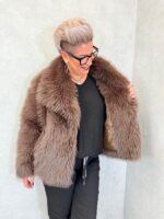 🧥 Manteau court en fausse fourrure – Spécial grande taille – Image 4