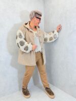 Veste à capuche effet laine bouillie et manches fleuries – Grande Taille