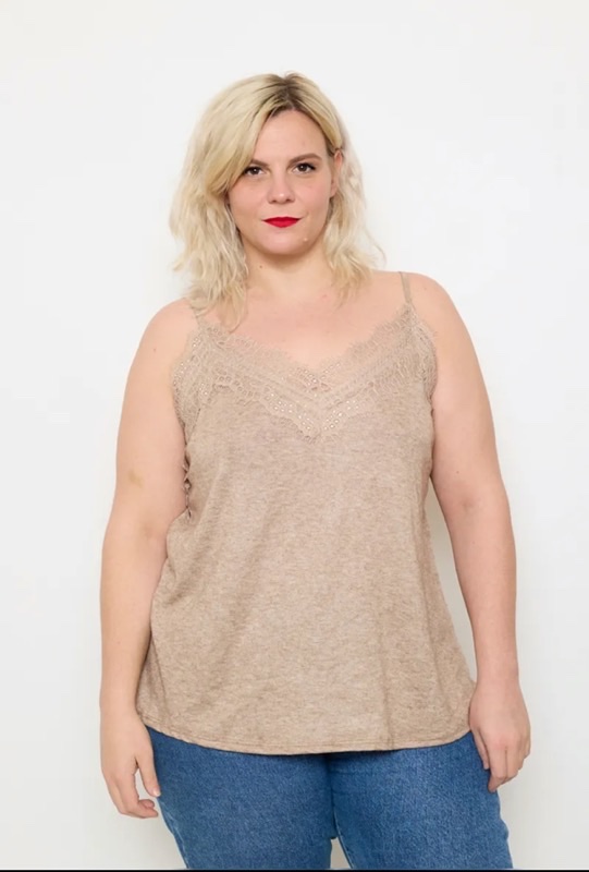 23092025-001 Top à fines bretelles avec dentelle – Grande Taille 🇮🇹 – Image 1