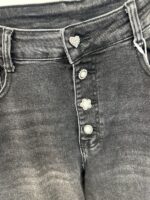 Jean droit noir délavé – Boutons fantaisie – Grande Taille – Image 3