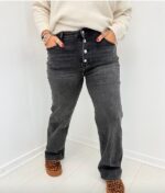 Jean droit noir délavé – Boutons fantaisie – Grande Taille