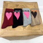 Chaussettes “Love & Cœur” – Touche fun et cocooning