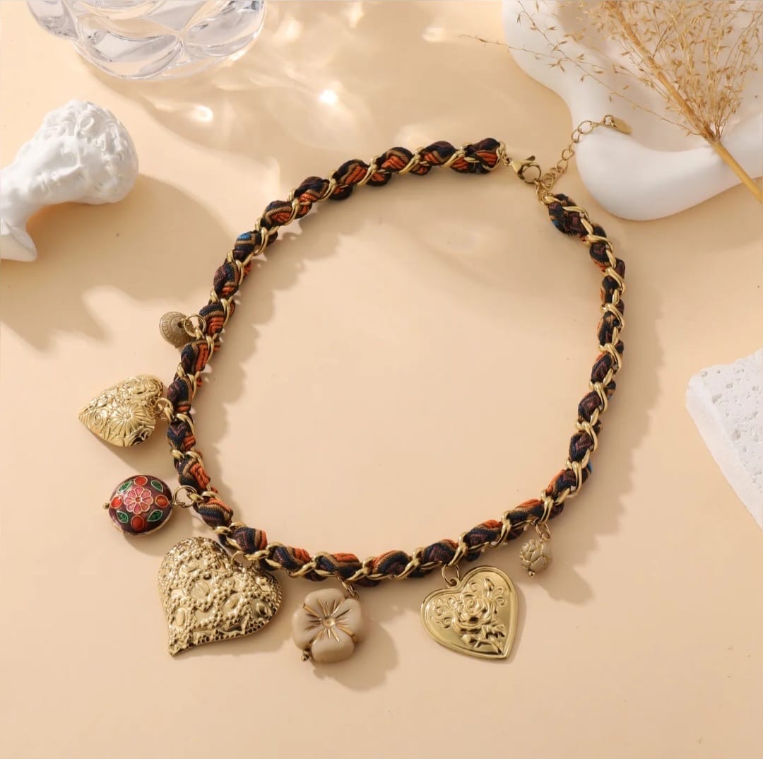 24BEDC9C-0677-4384-A78F-88A9E79BB1A6 Collier Multi-Pendentifs Cœur et fleur – Image 1