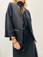 Gilet Chic à Strass – Élégance minimaliste by EMA BLUES – Image 3