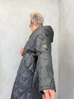 Parka matelassée à capuche réversible imprimé léopard – Image 5