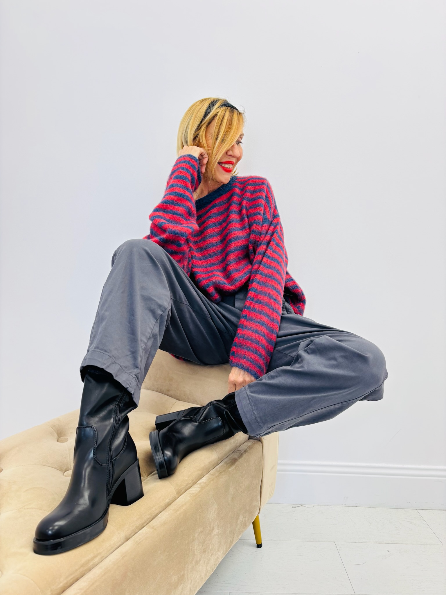 28126D30-099D-4733-A22E-11B4380EAA90 Pull Rayé Doux col rond – esprit casual chic italien – Image 1