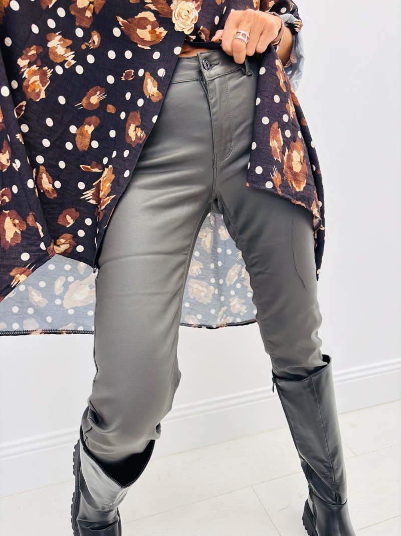 29092025-085 Pantalon Huilé Enduit – Image 1