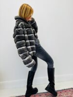 Veste en Fausse Fourrure à rayures – Image 2