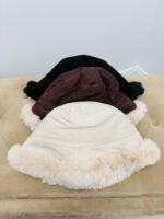 Bob en Suédine bordé de fausse fourrure – douceur et tendance hivernale – Image 2