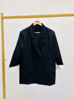 Blazer Oversize noir – Élégance structurée et détails couture – Image 2