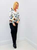 Pull Papillons Colorés – Esprit joyeux et maille fluide – Image 4