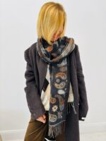 Écharpe Réversible à Motifs – Image 4