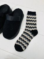 Chaussettes à Motifs Chevrons – Douceur laineuse et style graphique
