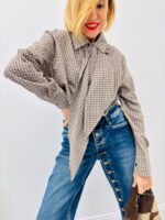 Chemise à Carreaux avec Lavallière – Élégance Classique & Touches Modernes