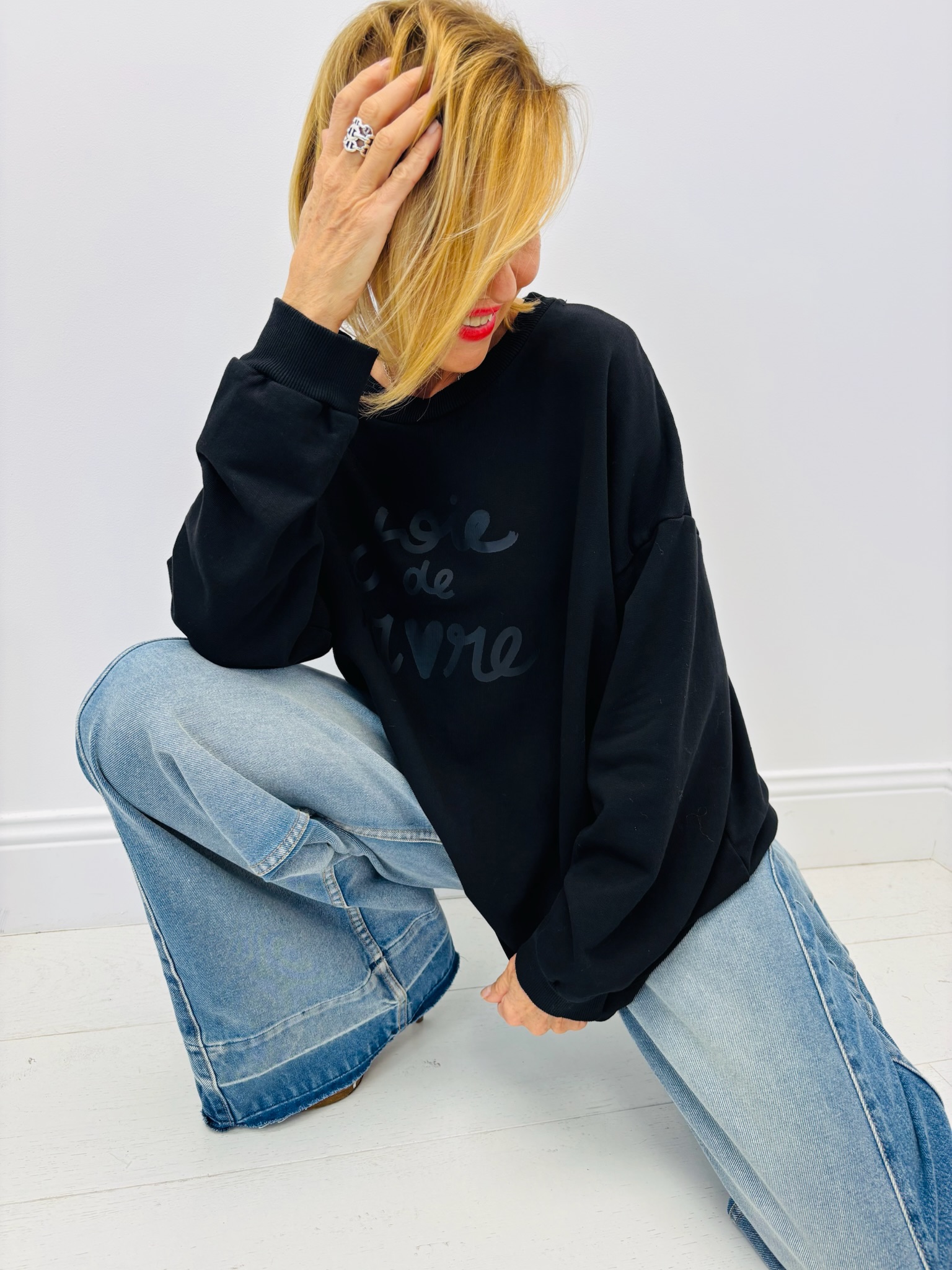 7857E3EE-A71A-4433-9E10-D98FDDCAAF6B Pull Sweat 100 % coton “Joie de vivre” – Image 1