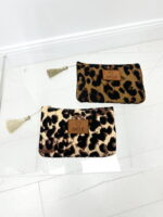 Mini Pochette Léopard “Amour” – Velours Chic & Détail Pompon – Image 2
