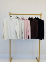 Pull Col Montant doux – Élégance minimaliste et confort by VALENTYNE – Image 2